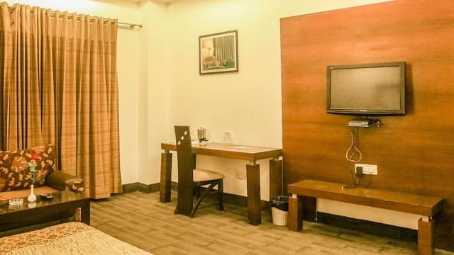 Deluxe Room, City View