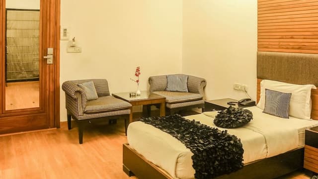 Deluxe Room, City View
