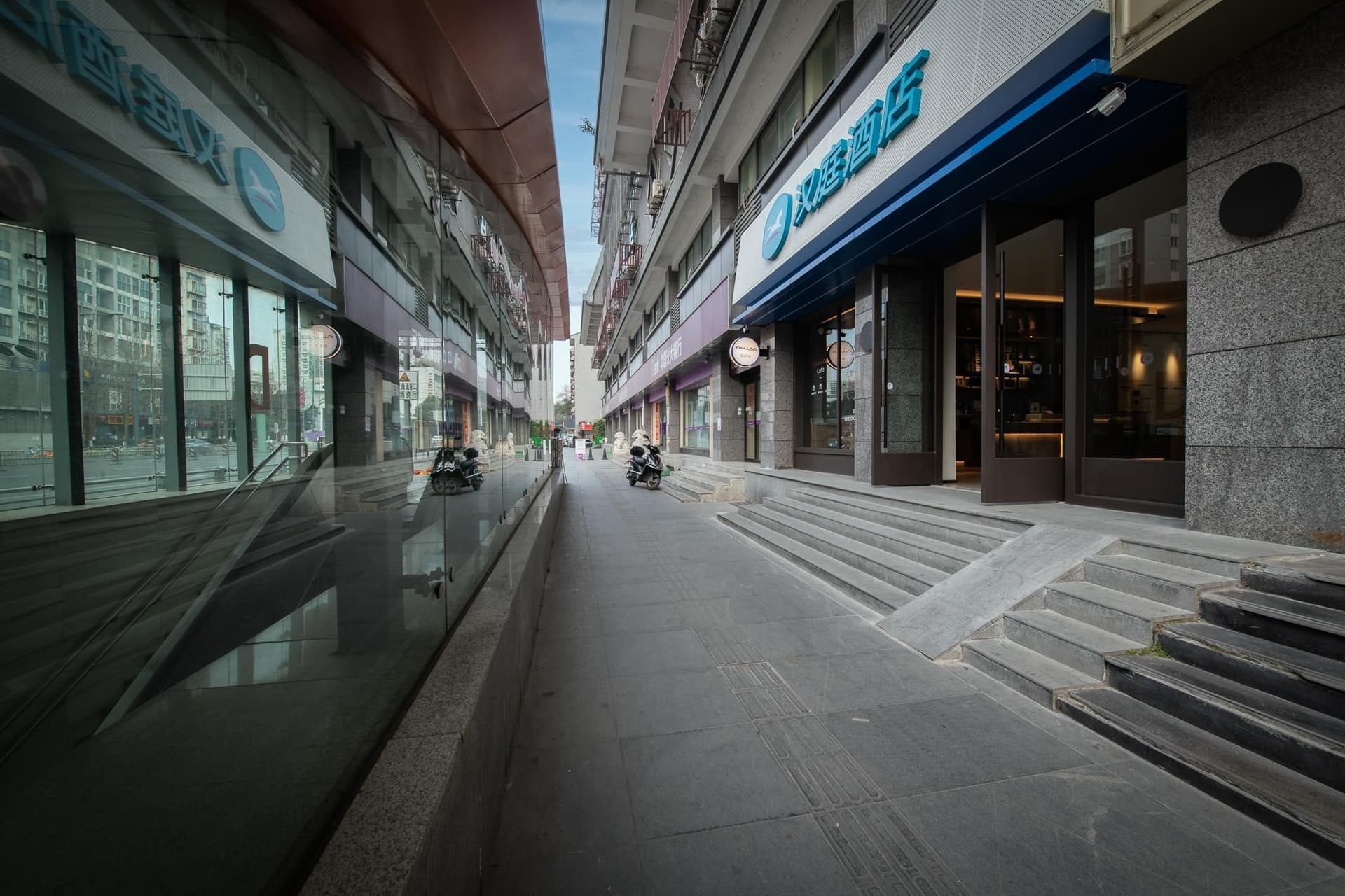 Hanting Hotel Chengdu Yipintianxia Metro Station Hanting Hotel Chengdu Yipintianxia Metro Station