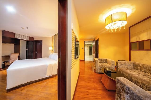 Executive Suite, 1 Queen Bed