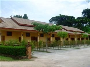 Luxury Resort2