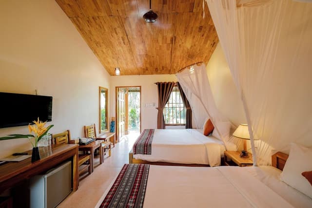 Family Bungalow, Garden View (2 King Beds)