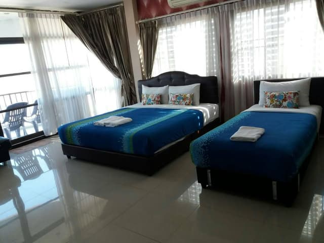 Grand Deluxe River View Triple Room