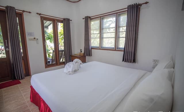 Sea View Room - King Bed