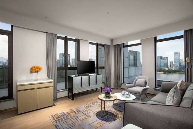 Suite, 1 Bedroom, River View