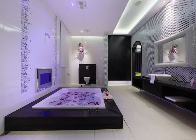 Deluxe Double Room, 1 King Bed (21:00 check in)