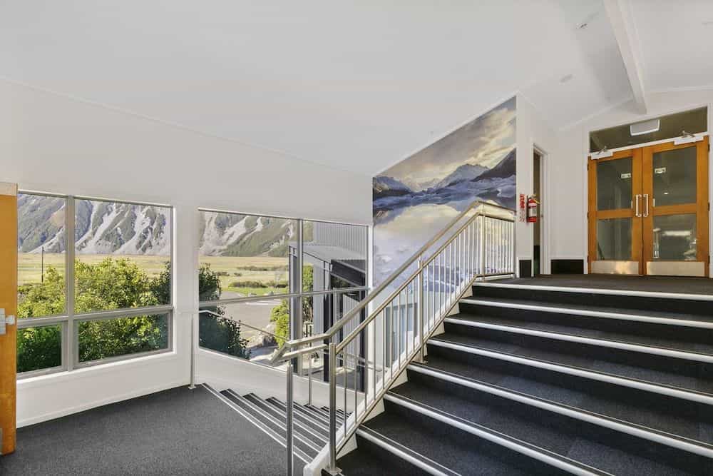 Mt Cook Lodge & Motels