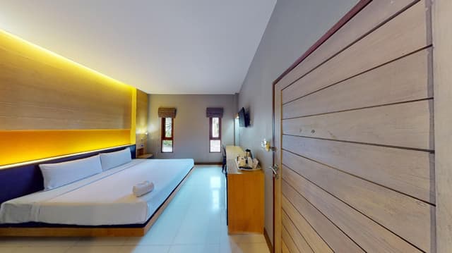1 King Bed Non smoking