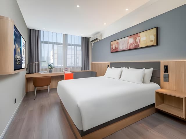 WH - Deluxe Bed Room