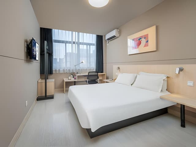 WH - Superior Bed Suite