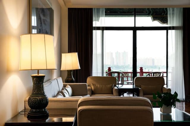 Deluxe Suite, City View