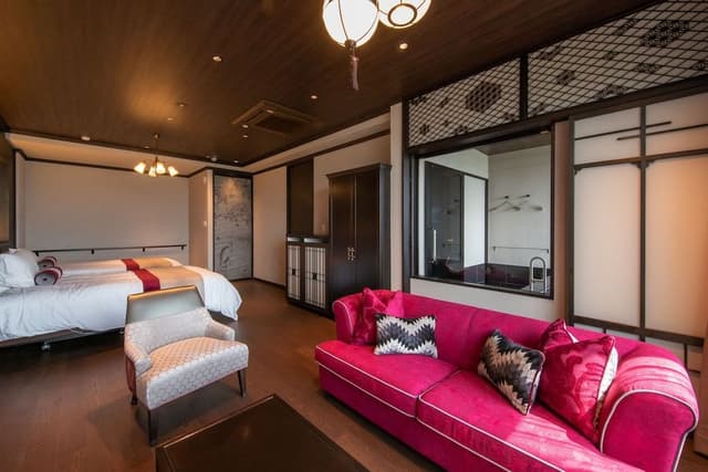 Universal Semi Suite 5F, Non Smoking