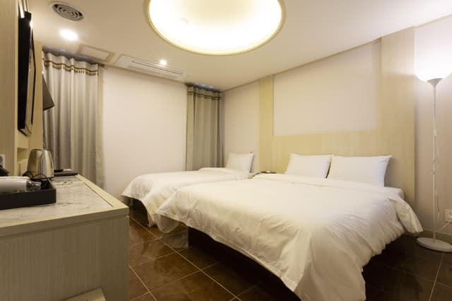 Business Twin Room