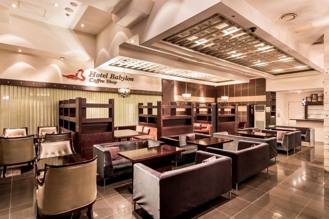 โรงแรมทิโรล (Hotel Tirol)2