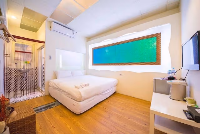 Standard Double Room (203)