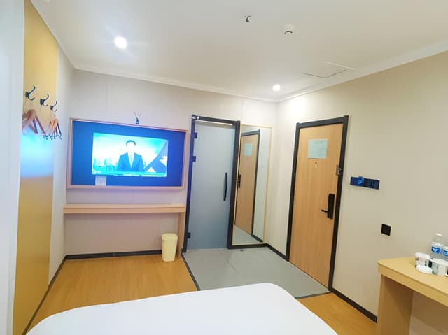 Single Guest Room