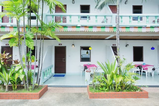 Deluxe Double Room with Pool View