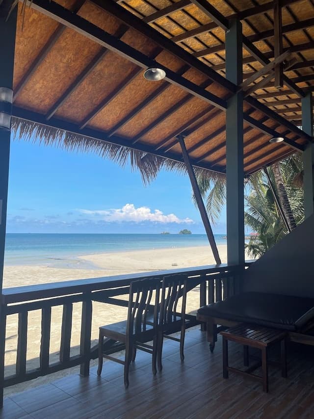 Air-Con Beach Front (4 persons)