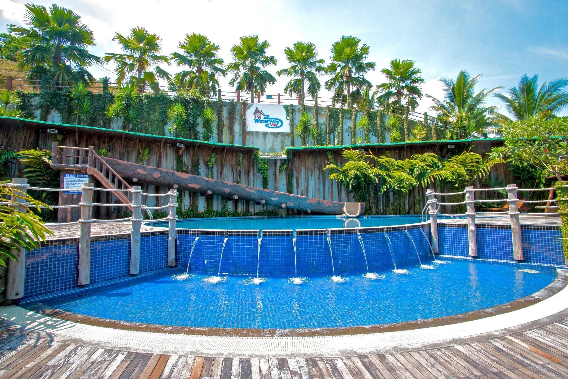 เดอะวอเตอร์เวย์ วิลล่า (The Waterway Villa)1