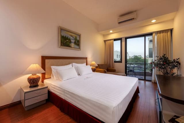 Suite 02 Bedrooms