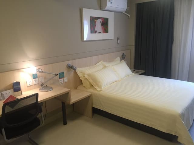 Business Room (B)