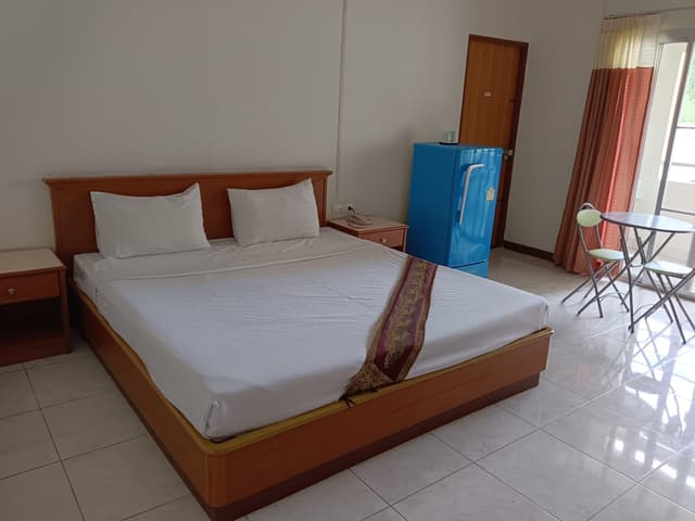 Standard Backside Room