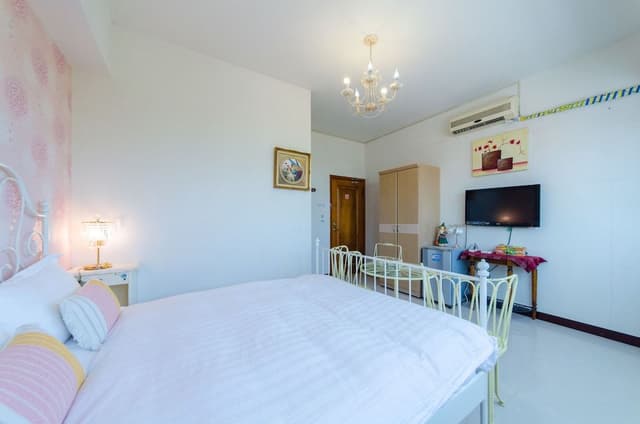 Honeymoon Double Room, Bathtub, Park View