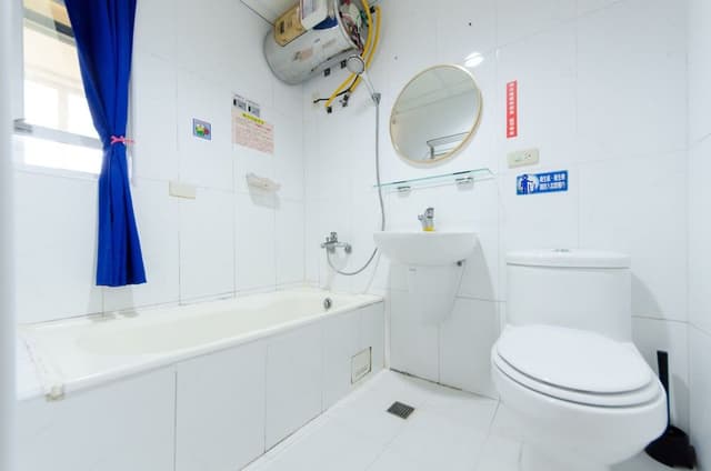 Classic Quadruple Room, Bathtub, Park View (202)