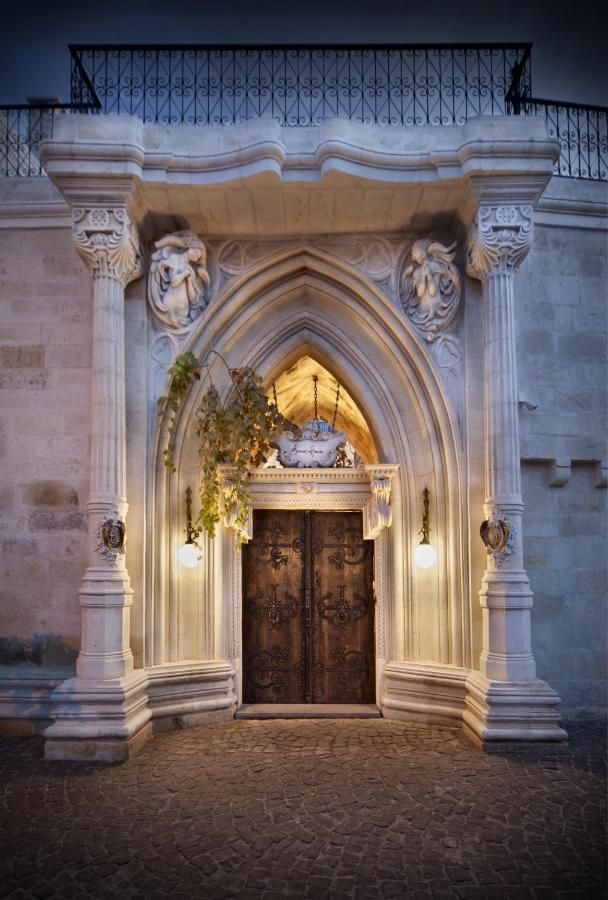 Sacred House0