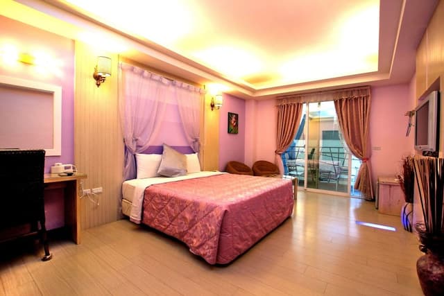 Deluxe Double Room, 1 Queen Bed, Balcony, Partial Sea View
