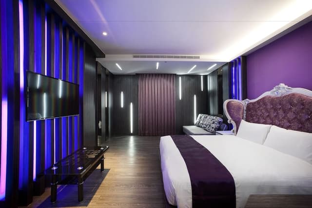 Luxury Double Room (with garage)