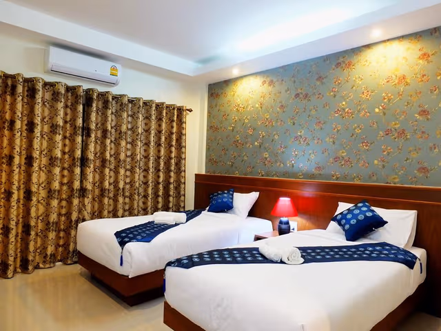 Standard Twin Bed Room