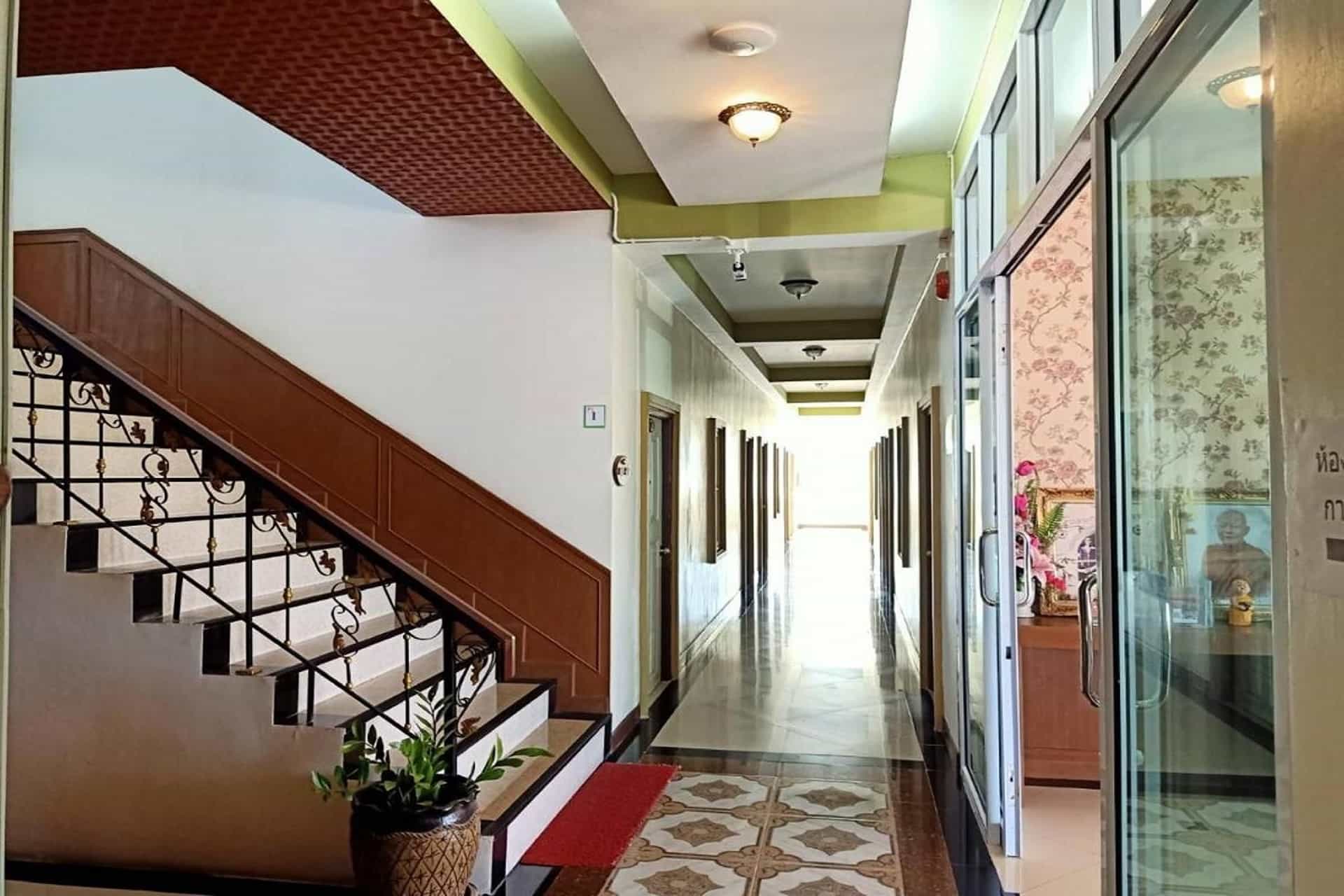 Karnmanee Place Hotel Karnmanee Place Hotel