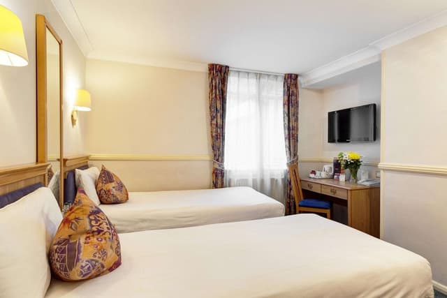 Classic Quadruple Room