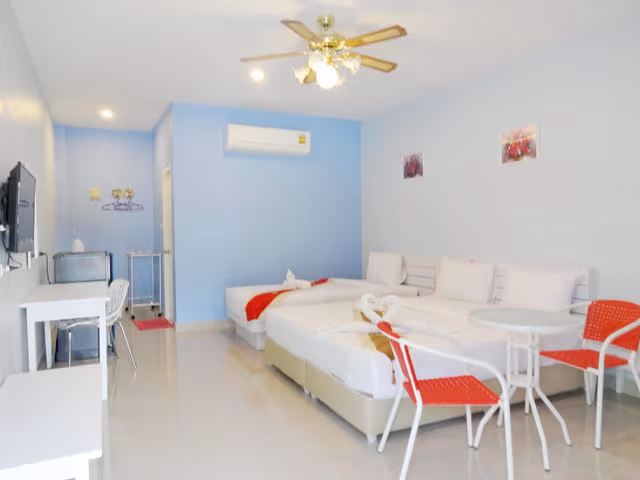 Family Room (3 Adults)
