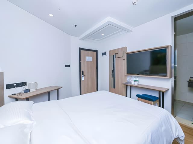 Deluxe Queen Room
