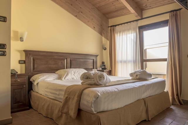 Deluxe Double Room, Jetted Tub (Romantic)
