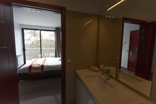 Queen Balcony Room