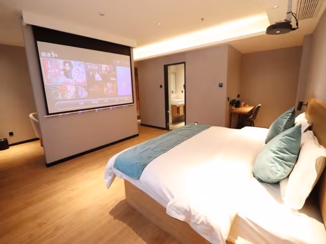 GTI - Superior Suite, with Projector