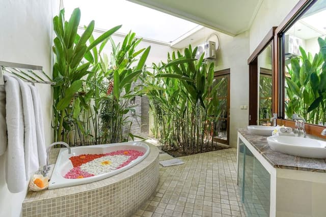 Basic Villa, Multiple Beds