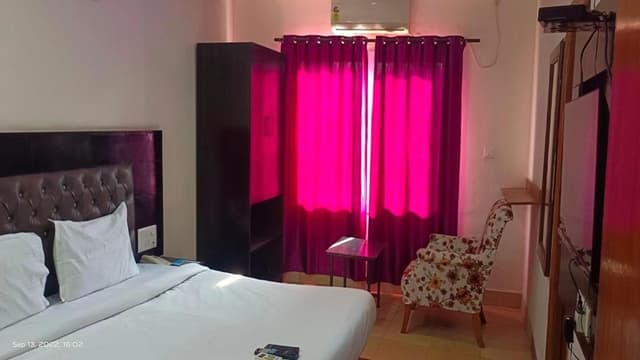 Deluxe Room with City View