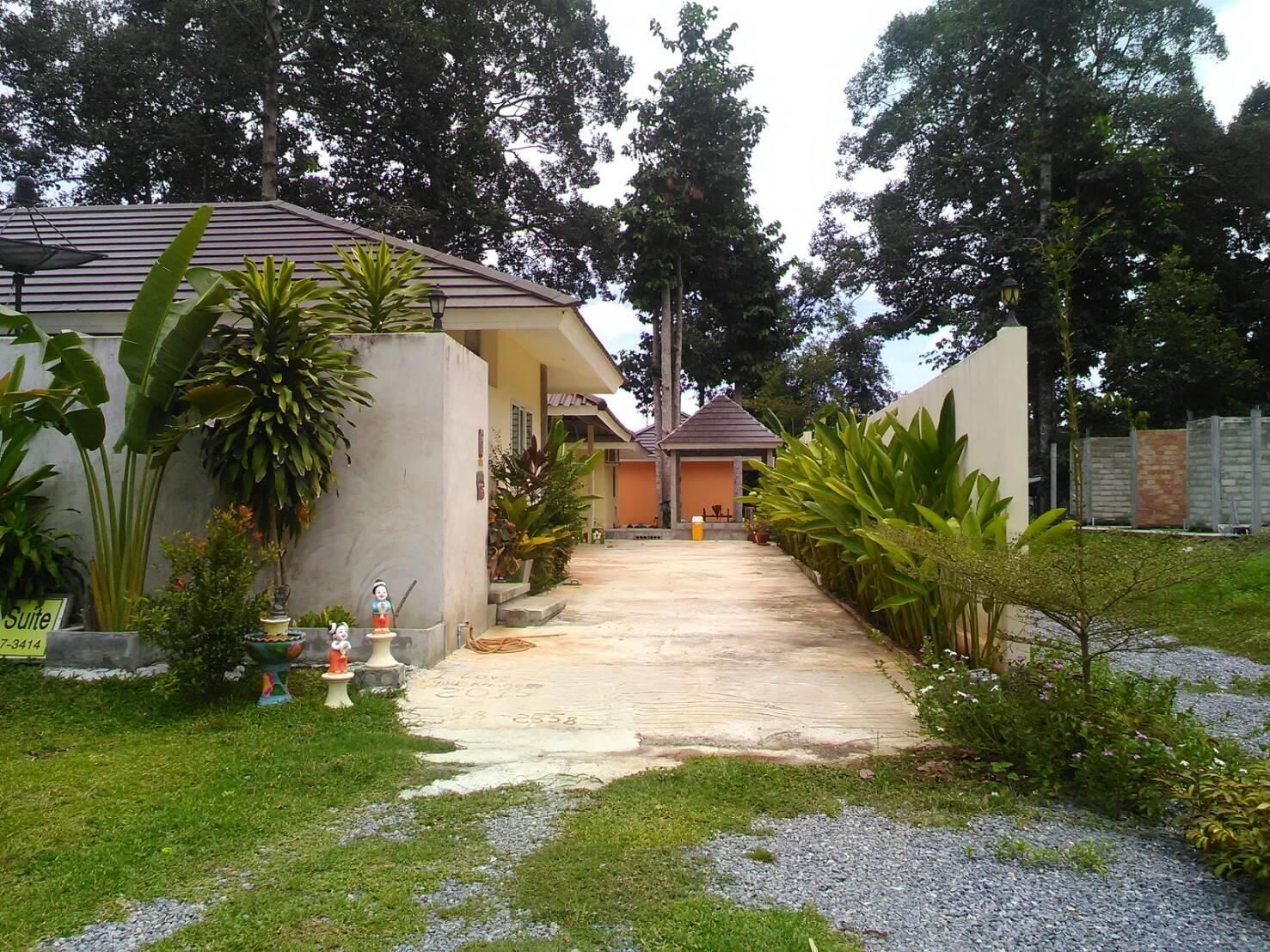 ขนอม การ์เดน สวีท รีสอร์ท (Khanom Garden Suite Resort)3