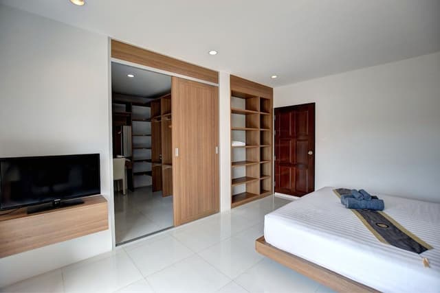 Deluxe Room with Pool View (3rd floor)