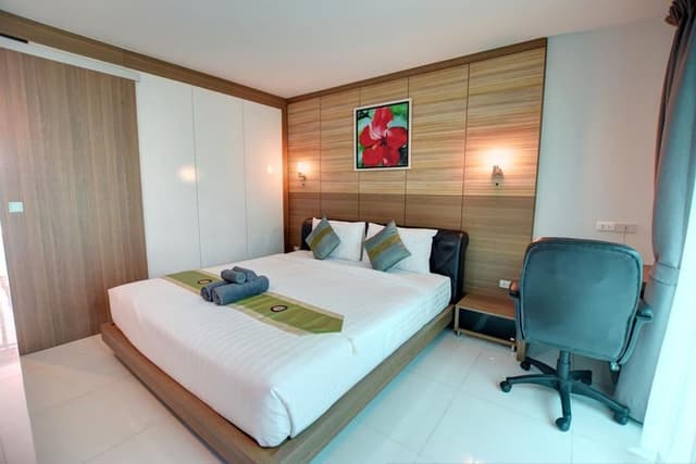 Deluxe Room with Pool Access (1st floor)