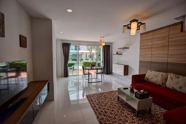 Deluxe Room with Pool Access (1st floor)