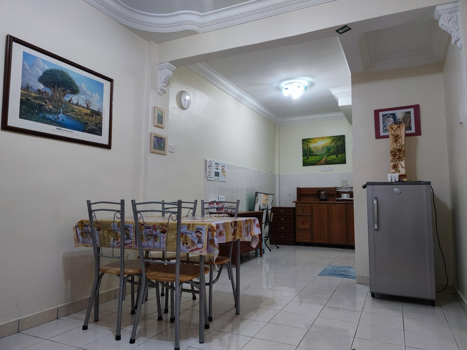อพาร์ตเมนต์ 3 ห้องนอน 1 ห้องน้ำส่วนตัว ขนาด 279 ตร.ม. – ทานาห์ ราตะ (D’Royal Lily Apartment)2