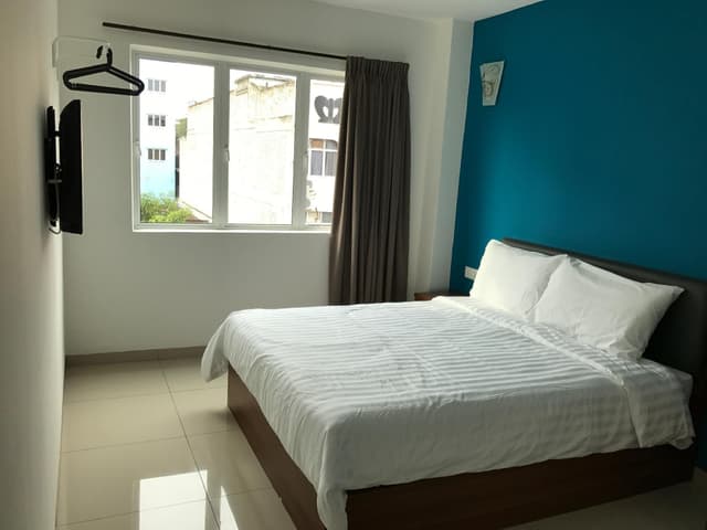 Deluxe Queen Room