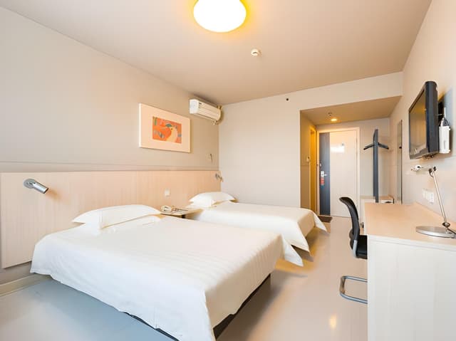 WH - Superior Bed Room