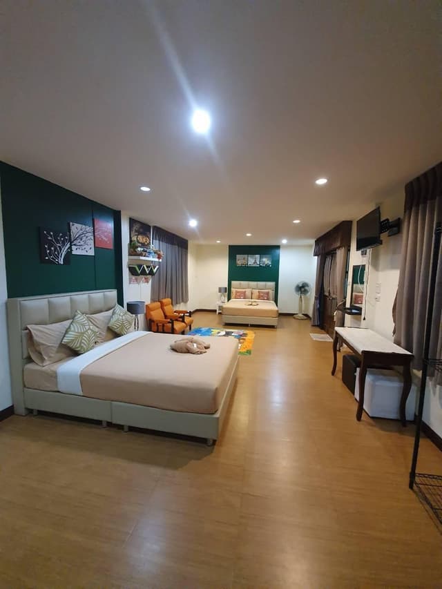 Suite 2 Beds