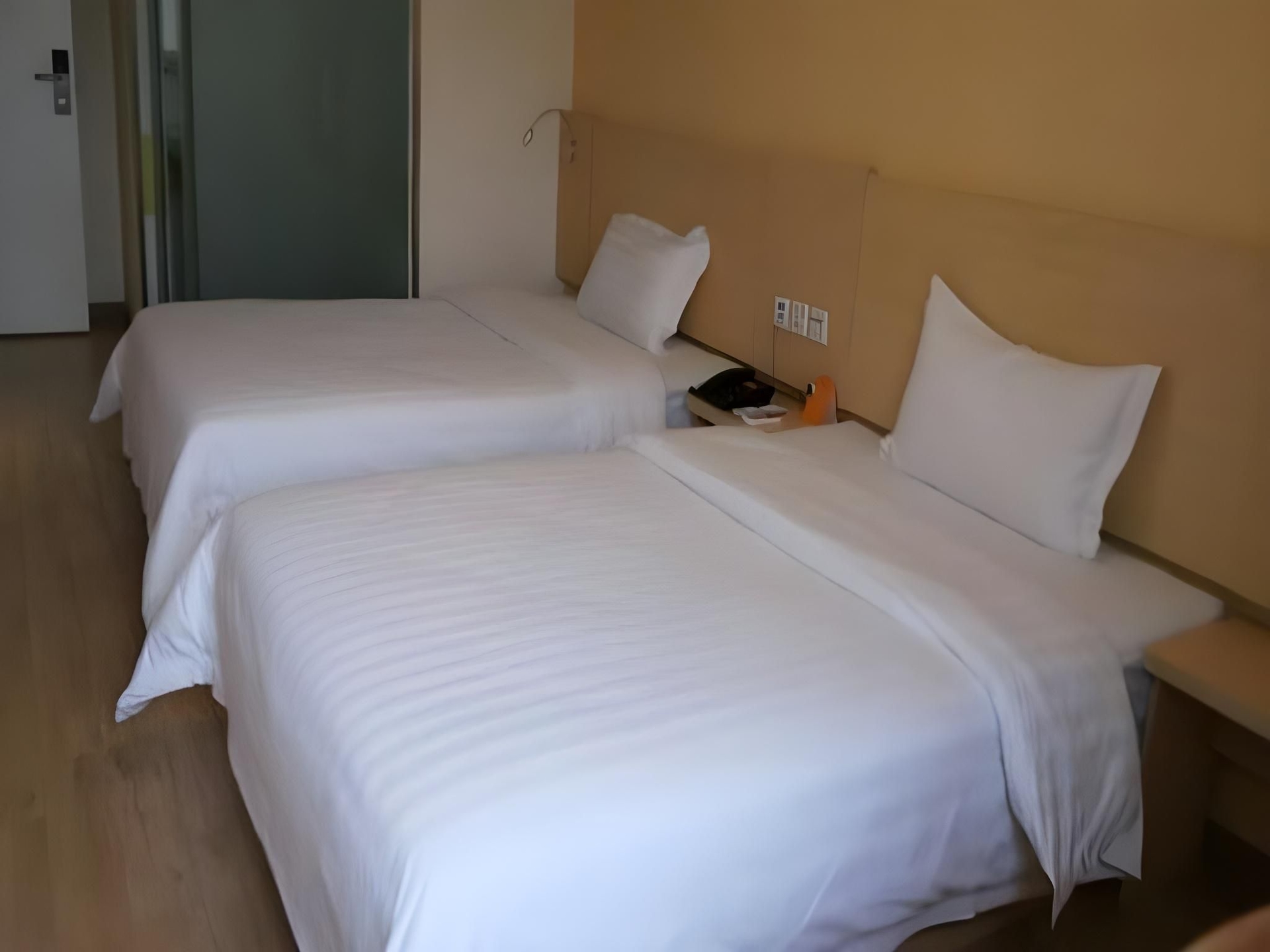 7 Days Inn Zhuhai North Station University Town Jinding Shop4